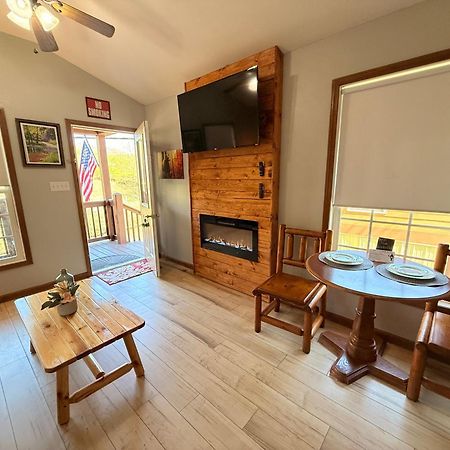 Qualla Cabins And Motel Cherokee Near Casino Whittier ภายนอก รูปภาพ