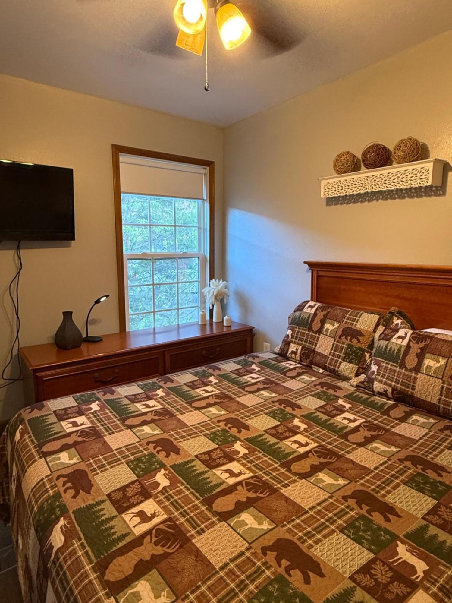 Qualla Cabins And Motel Cherokee Near Casino Whittier ภายนอก รูปภาพ