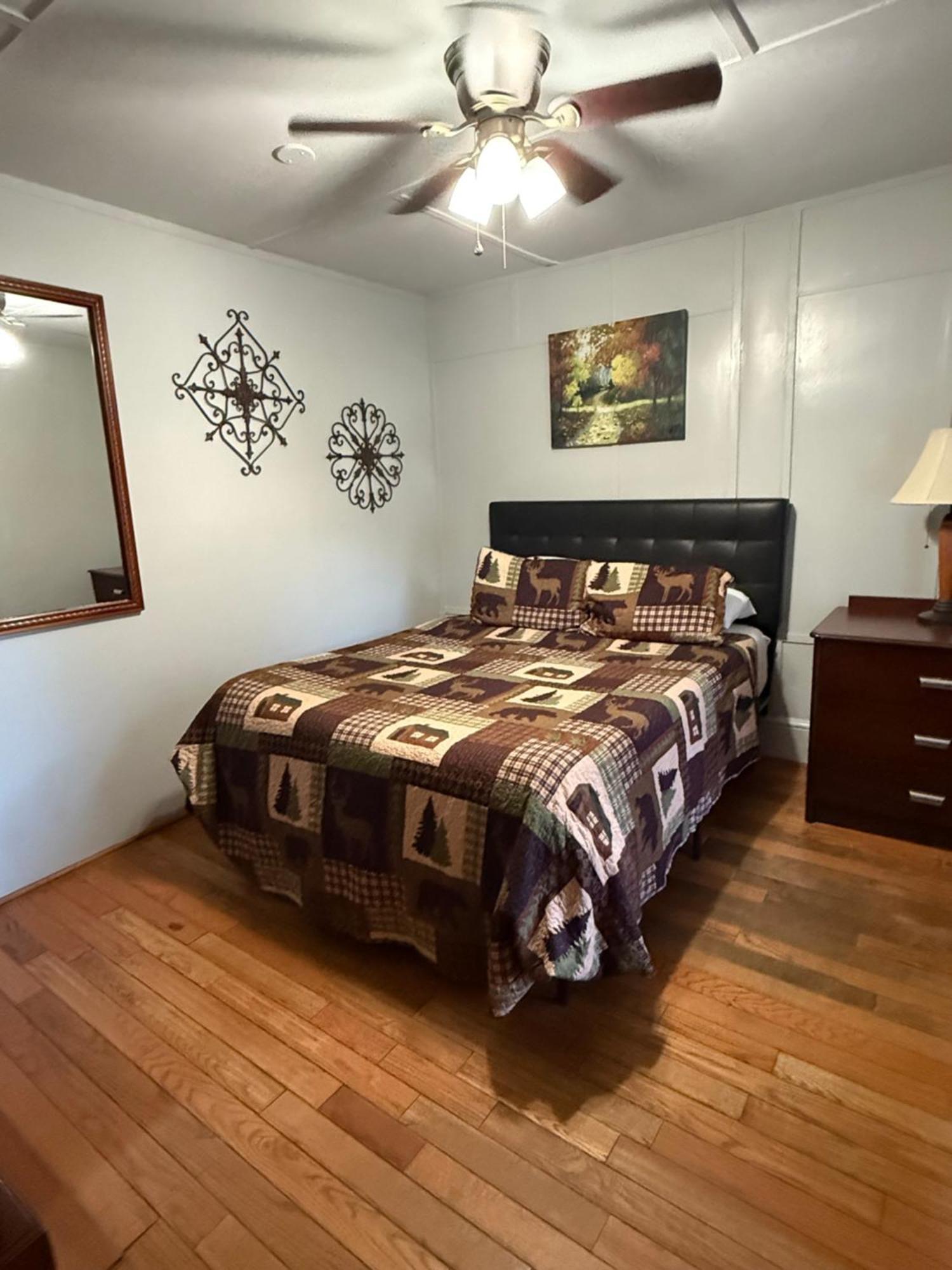Qualla Cabins And Motel Cherokee Near Casino Whittier ภายนอก รูปภาพ