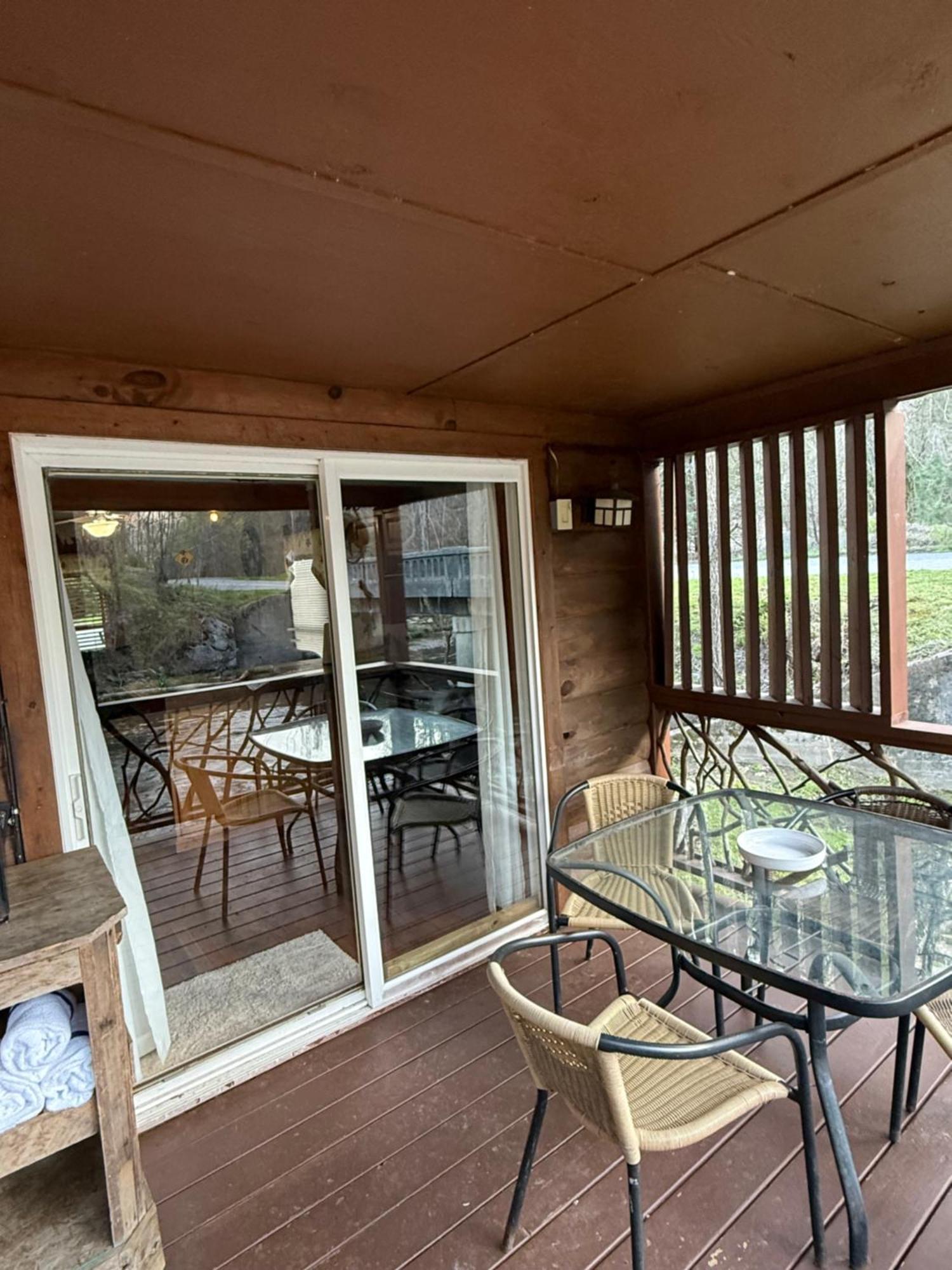Qualla Cabins And Motel Cherokee Near Casino Whittier ภายนอก รูปภาพ