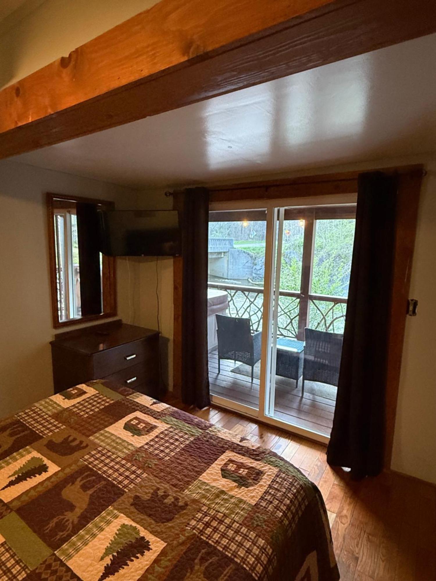 Qualla Cabins And Motel Cherokee Near Casino Whittier ภายนอก รูปภาพ