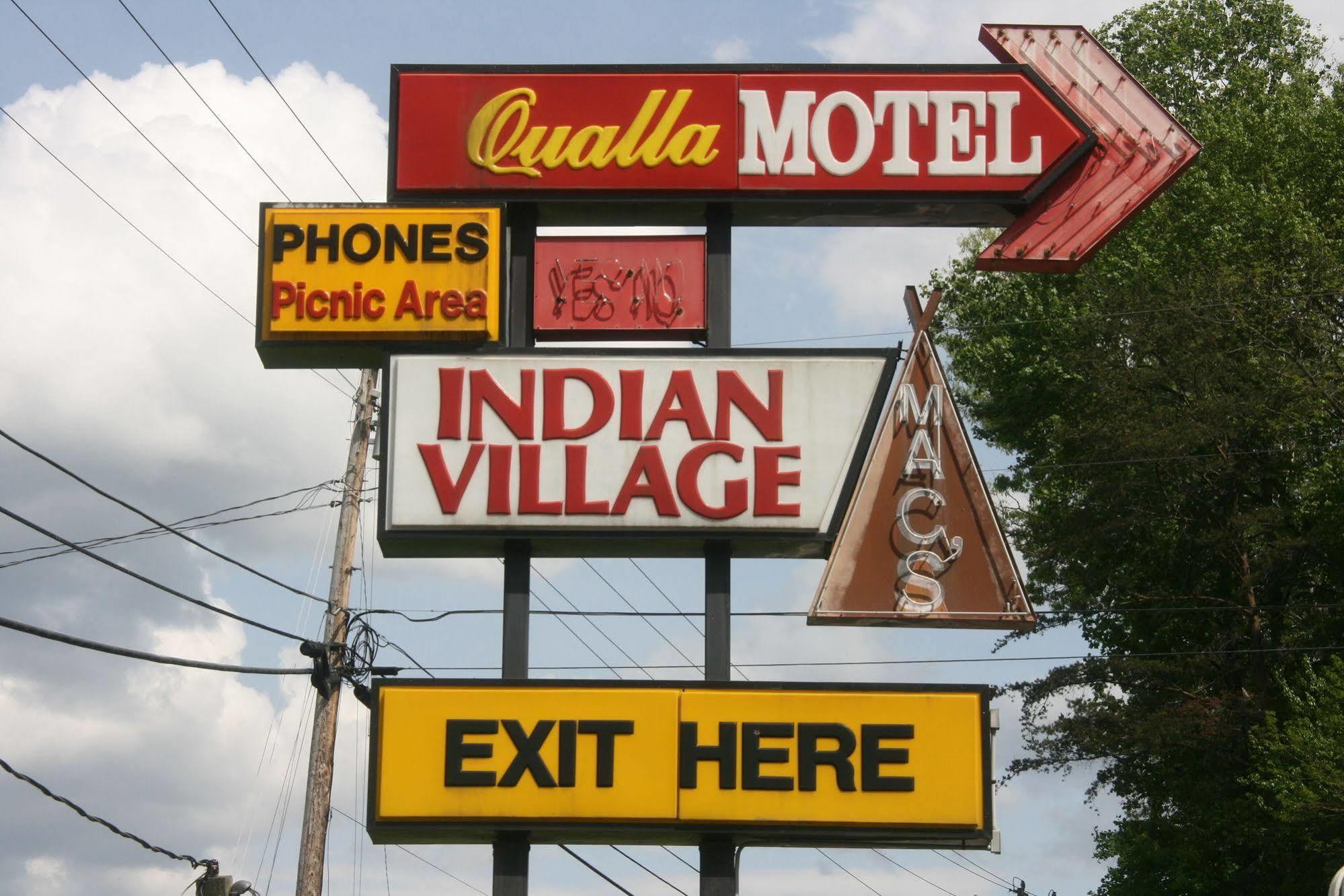 Qualla Cabins And Motel Cherokee Near Casino Whittier ภายนอก รูปภาพ