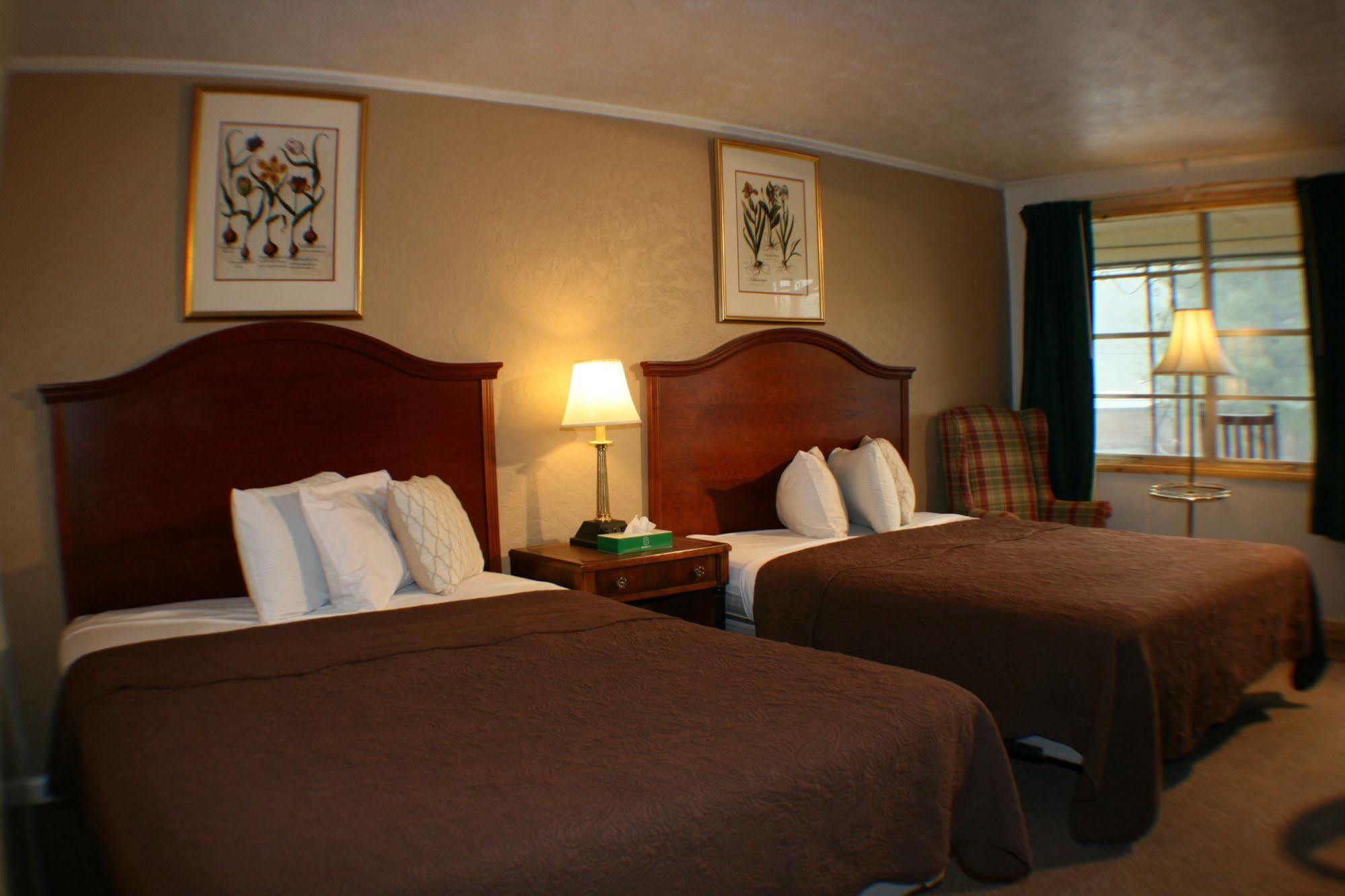 Qualla Cabins And Motel Cherokee Near Casino Whittier ภายนอก รูปภาพ